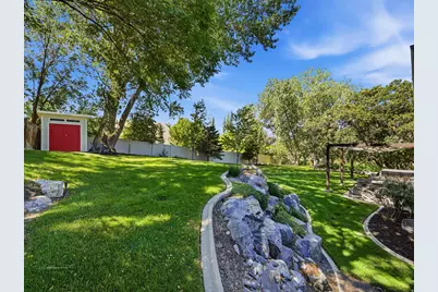 1894 E Bear Creek Dr, Draper, UT 84020 - Photo 16