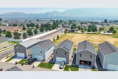 4326 E Angie's Aly, Eagle Mountain, UT 84005 - Photo 32