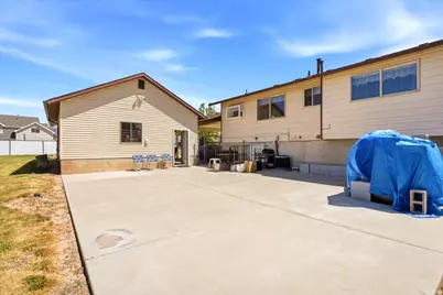 2626 W 1700 N, Clinton, UT 84015 - Photo 14
