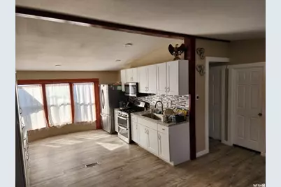 1137 W Sierra Vista St S, West Valley, UT 84119 - Photo 4
