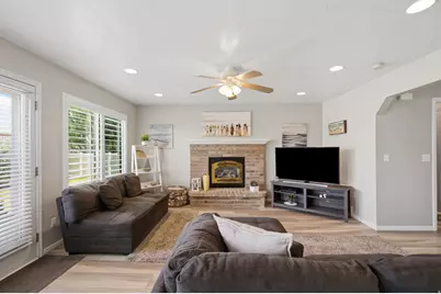 943 E 2330 N, Lehi, UT 84043 - Photo 16