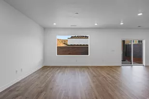 1902 S Queens Gdn Dr, Washington, UT 84780 - Photo 8