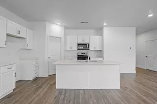1902 S Queens Gdn Dr, Washington, UT 84780 - Photo 12