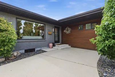 3254 E Bon View Dr S, Salt Lake City, UT 84109 - Photo 2