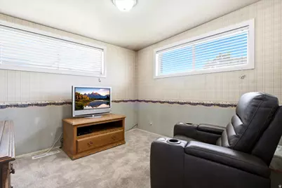 2041 W Mantle Ave, Taylorsville, UT 84129 - Photo 14