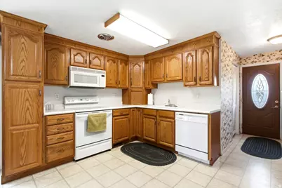2041 W Mantle Ave, Taylorsville, UT 84129 - Photo 6