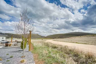 2962 S Sand Trap Cir, Garden City, UT 84028 - Photo 10