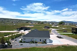 2962 S Sand Trap Cir, Garden City, UT 84028 - Photo 8