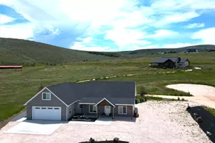 2962 S Sand Trap Cir, Garden City, UT 84028 - Photo 6
