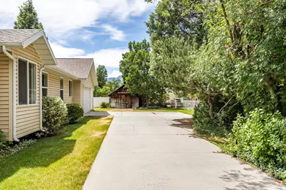 468 S 100 E, Hyrum, UT 84319 - Photo 56