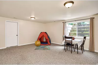 468 S 100 E, Hyrum, UT 84319 - Photo 36