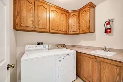 468 S 100 E, Hyrum, UT 84319 - Photo 30