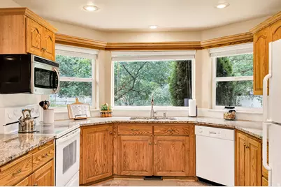 468 S 100 E, Hyrum, UT 84319 - Photo 12