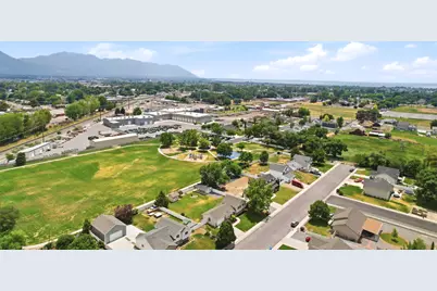 544 N Woods Dr W, Lehi, UT 84043 - Photo 32