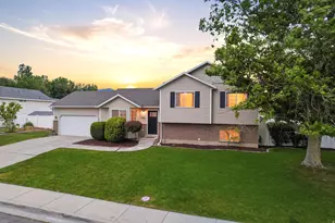 544 N Woods Dr W, Lehi, UT 84043 - Photo 2