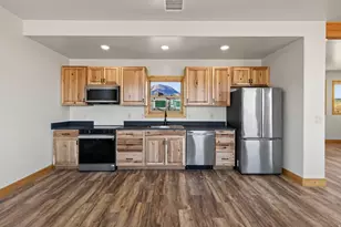 142 N Porcupine Ln, La Sal, UT 84530 - Photo 8