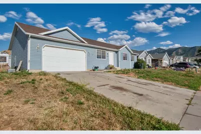 989 S 1010 W, Tooele, UT 84074 - Photo 2
