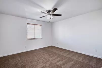 989 S 1010 W, Tooele, UT 84074 - Photo 10