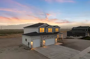 2821 N Scarlet Rd, Eagle Mountain, UT 84005 - Photo 2