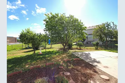 3743 Pear Apple Cir, Salt Lake City, UT 84119 - Photo 10