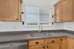 1971 W Floisand Cir, Salt Lake City, UT 84116 - Photo 10