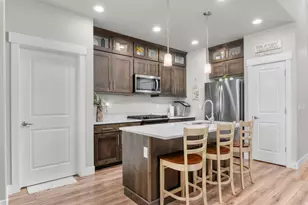 10025 S Snead Ln, South Jordan, UT 84009 - Photo 4