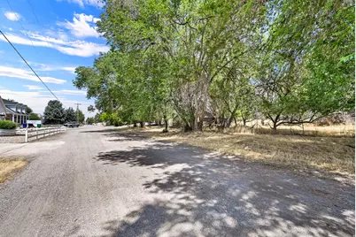 10717 S 1225 E, Sandy, UT 84094 - Photo 18