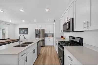 1639 E Indigo Loop N, Layton, UT 84041 - Photo 8