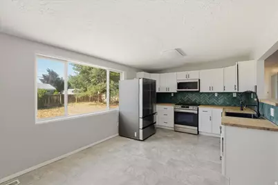 2355 E 7645 S, Cottonwood Heights, UT 84121 - Photo 14