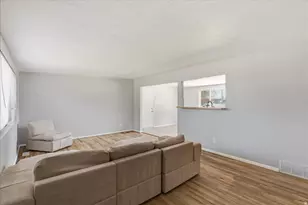 2355 E 7645 S, Cottonwood Heights, UT 84121 - Photo 10