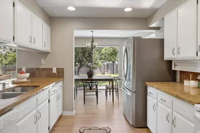1093 Cambridge Rd, Kaysville, UT 84037 - Photo 8