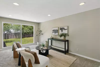 1093 Cambridge Rd, Kaysville, UT 84037 - Photo 4