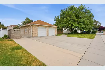 8791 S Long Dr Dr, West Jordan, UT 84088 - Photo 2