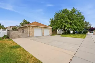 8791 S Long Dr Dr, West Jordan, UT 84088 - Photo 2