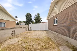 2506 W Easton St, Taylorsville, UT 84129 - Photo 24
