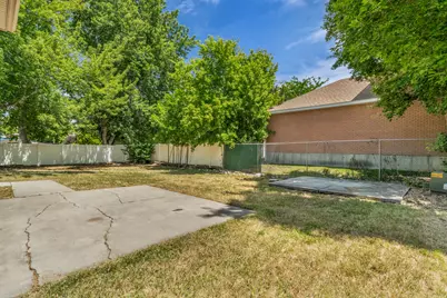 759 S Pitford Dr W, Centerville, UT 84014 - Photo 32