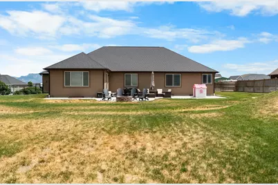 8633 N Peppergrass Dr E, Eagle Mountain, UT 84005 - Photo 4
