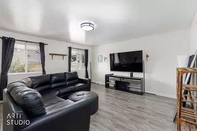 1266 E Cherry Ln, Layton, UT 84040 - Photo 2