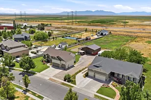 1672 Equestrian Park Way, Kaysville, UT 84037 - Photo 40