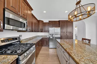 1672 Equestrian Park Way, Kaysville, UT 84037 - Photo 10