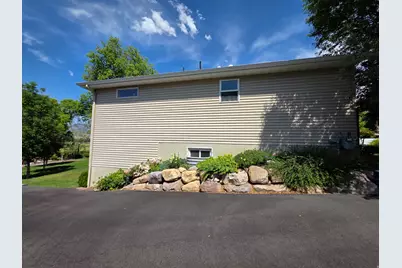 335 E 100 N, Hyrum, UT 84319 - Photo 32