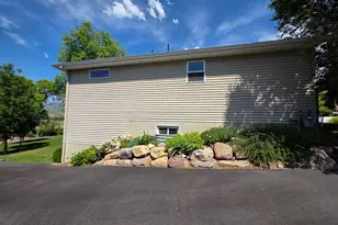 335 E 100 N, Hyrum, UT 84319 - Photo 32