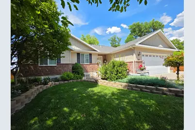 335 E 100 N, Hyrum, UT 84319 - Photo 2