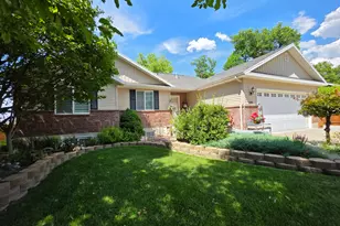 335 E 100 N, Hyrum, UT 84319 - Photo 2