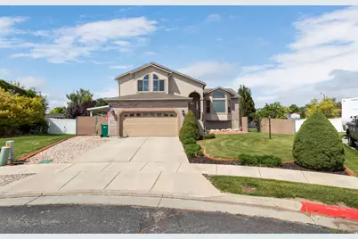 5504 S 3775 W, Roy, UT 84067 - Photo 2
