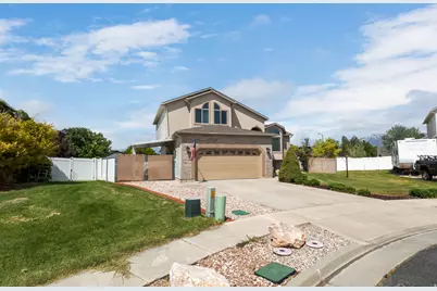 5504 S 3775 W, Roy, UT 84067 - Photo 4