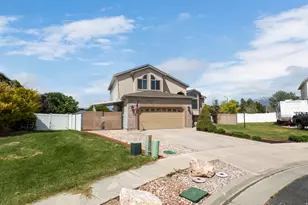 5504 S 3775 W, Roy, UT 84067 - Photo 4