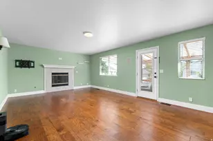 1084 E 1525 N, Layton, UT 84040 - Photo 4