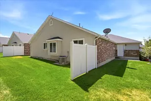 1124 W 2325 N, Layton, UT 84041 - Photo 30
