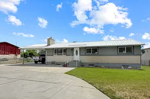 140 N 300 W, Orangeville, UT 84537 - Photo 2